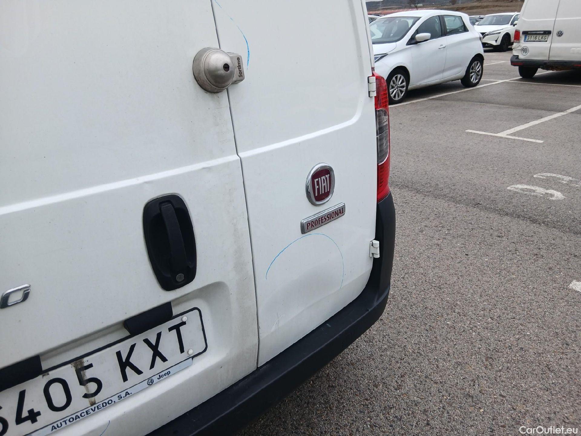  Fiat  Fiorino FIAT  / 2016 / 3P / furgón derivado de turismo Cargo Base 1.3 Mjet 59kW (80CV) E6 #15