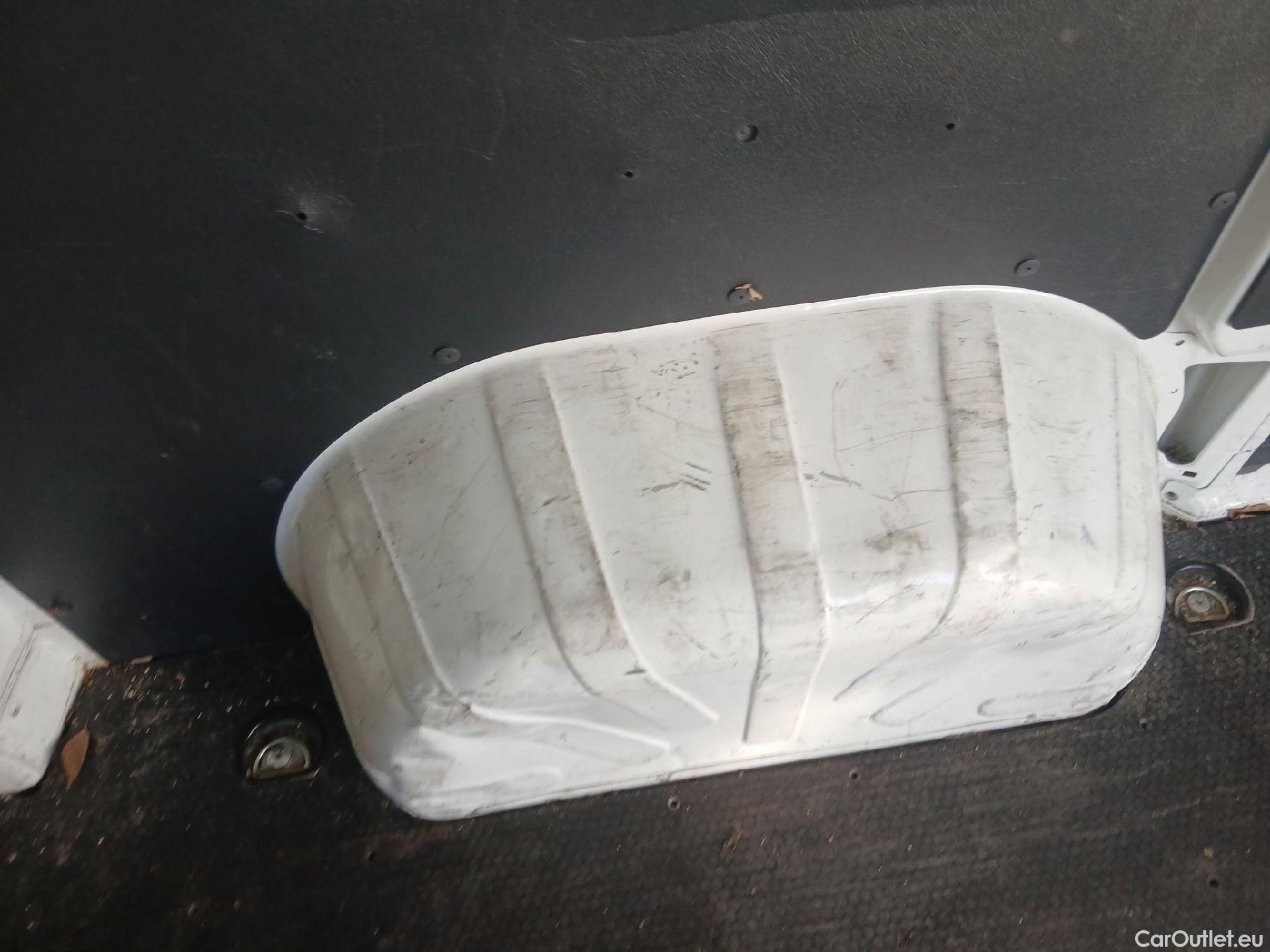  Peugeot  Boxer PEUGEOT  / 2014 / 4P / furgón 330 L1H1 BlueHDi 81KW (110CV) #34