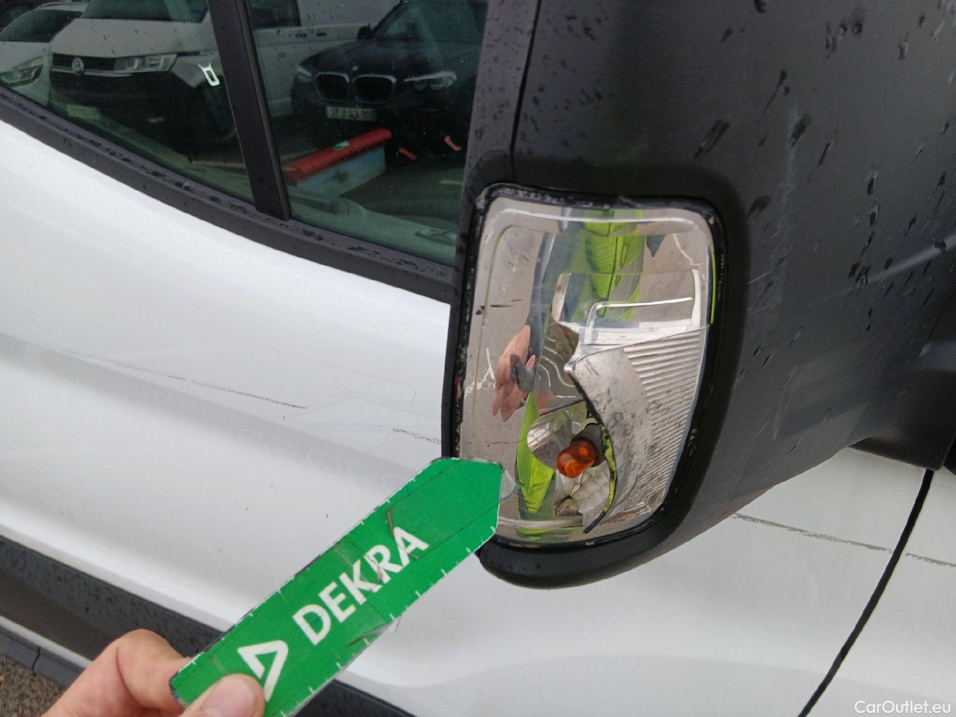  Ford  Transit FORD  / 2013 / 4P / furgón 310 96kW L2H2 Van Trend FWD MHEV #41