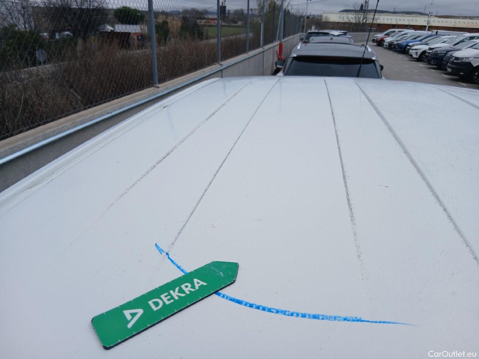  Fiat  Fiorino FIAT  / 2016 / 3P / furgón derivado de turismo Cargo Base 1.3 Mjet 59kW (80CV) E6 #30