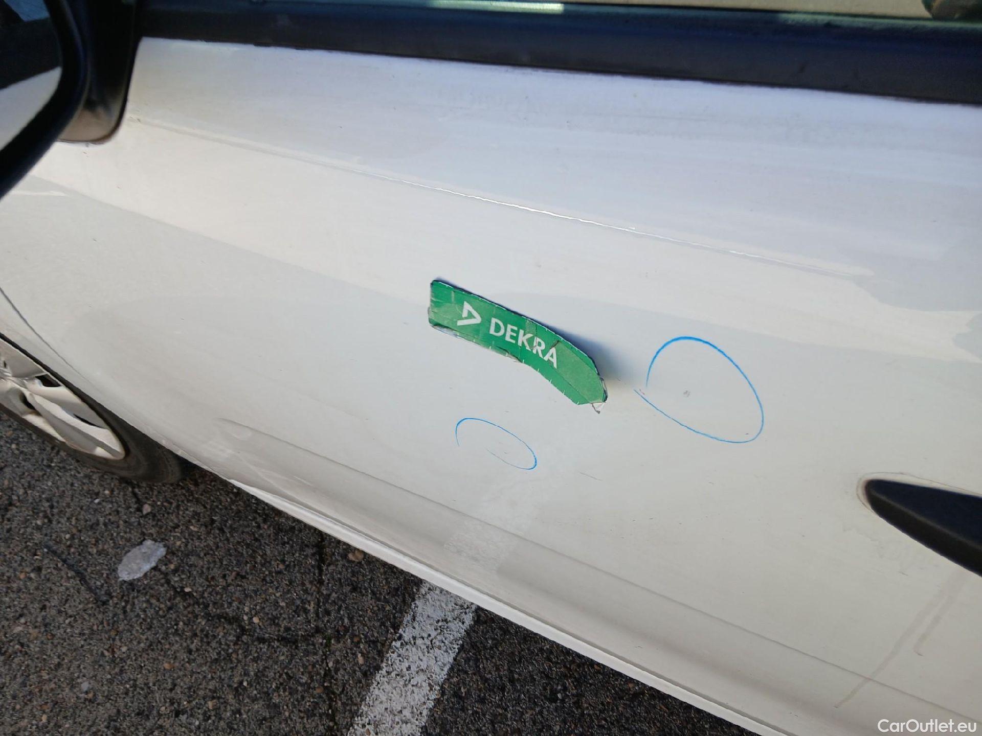  Citroen  C3 CITROEN  / 2016 / 5P / berlina comercial BlueHDi 73KW (100CV) S&S Comercial #13