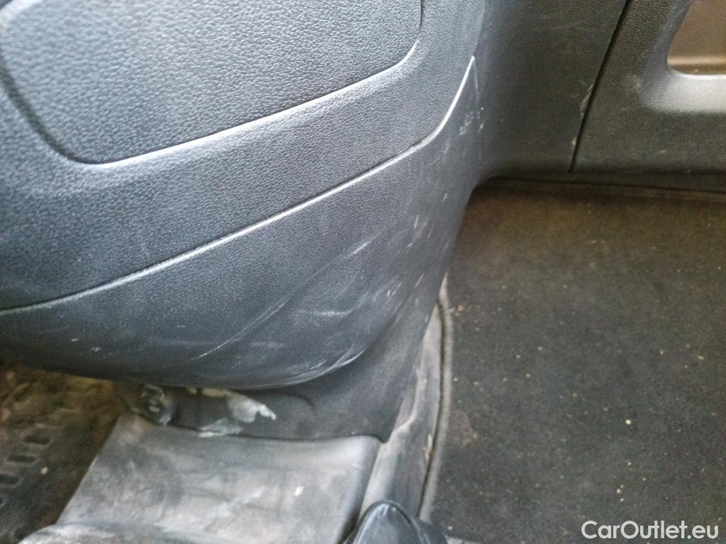  Peugeot  Partner PEUGEOT  / 2018 / 3P / furgón derivado de turismo Pro Standard 600kg BlueHDi 73kW #23