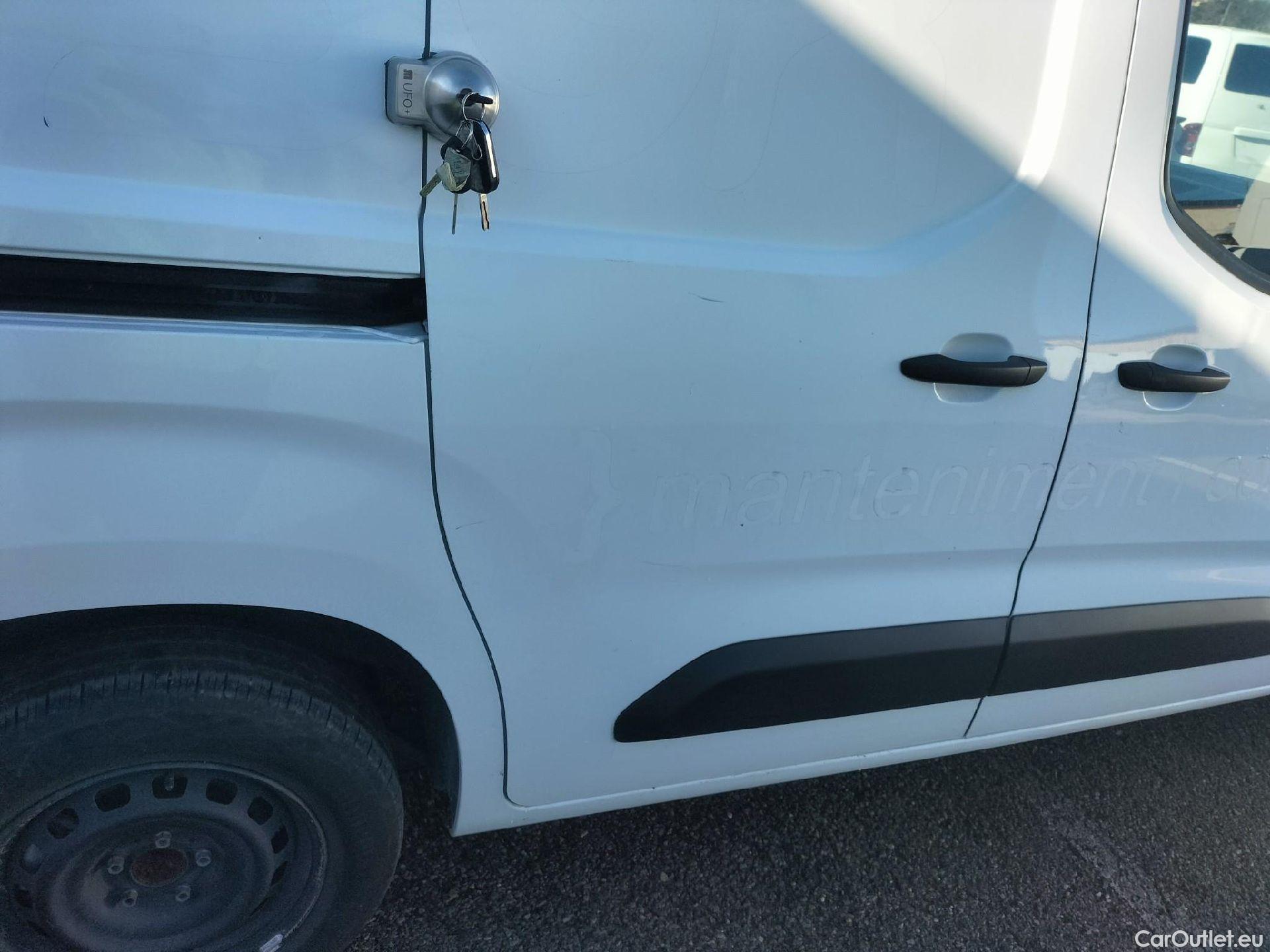  Citroen  Berlingo CITROEN  / 2018 / 3P / furgón derivado de turismo Talla M BlueHDi 100 CONTROL #36