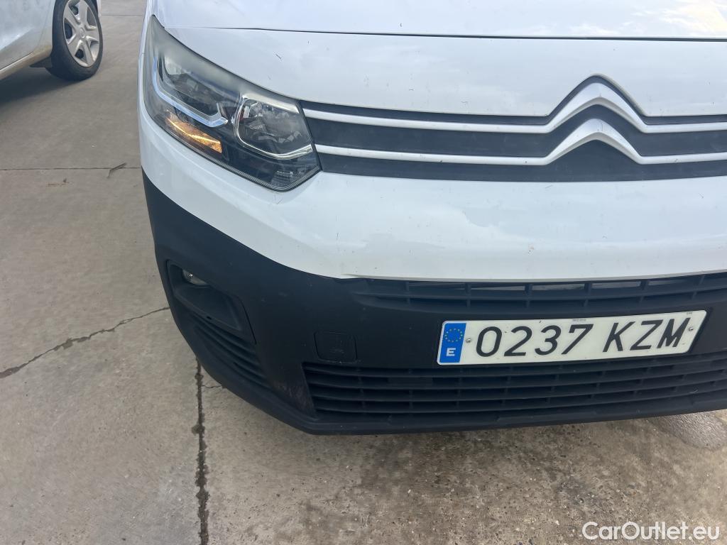  Citroen  Berlingo CITROEN  / 2018 / 4P / combi Talla M BlueHDi 100 LIVE (AC) #20