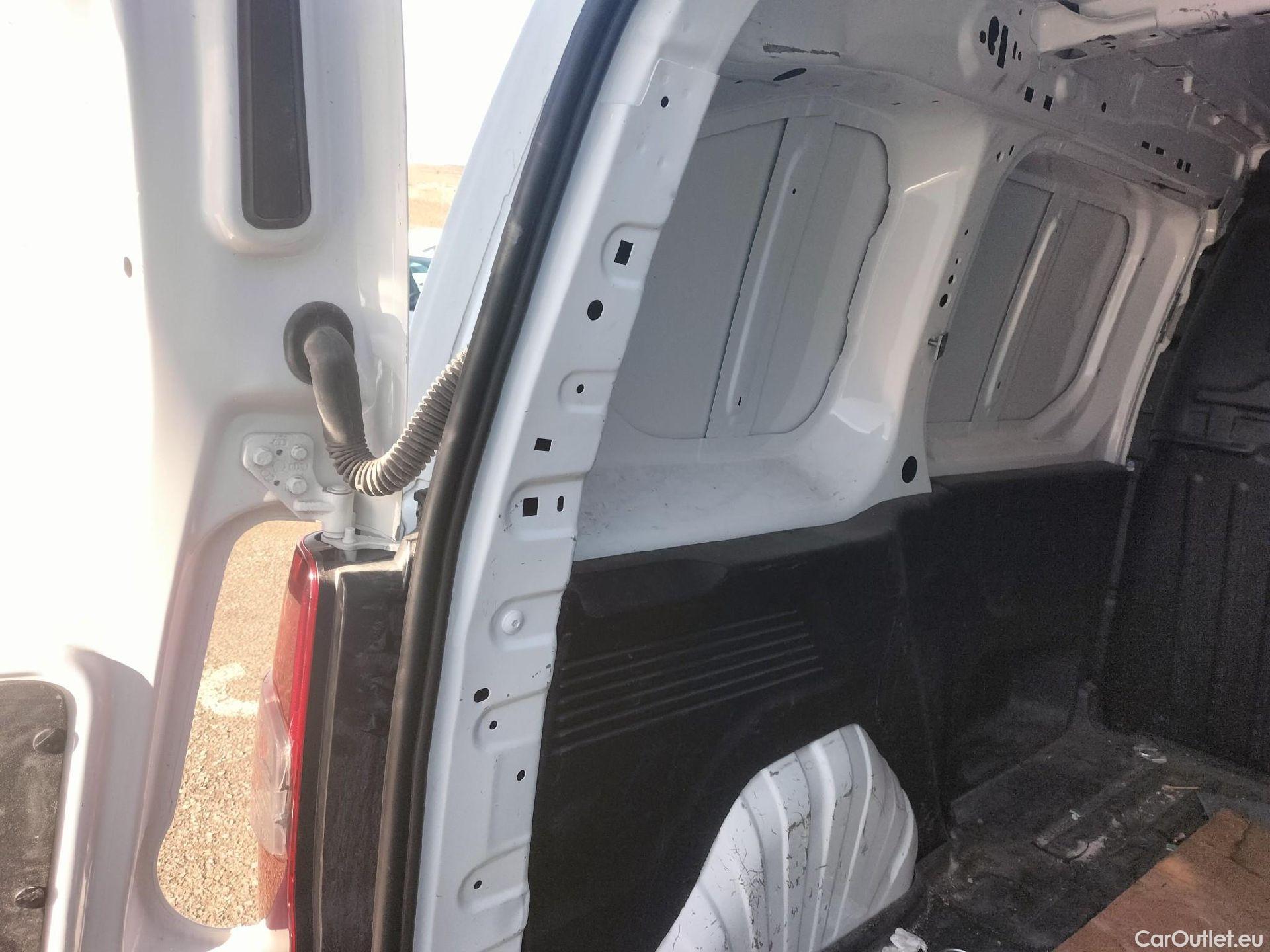  Citroen  Berlingo CITROEN  / 2018 / 3P / furgón derivado de turismo Talla M BlueHDi 100 CONTROL #57