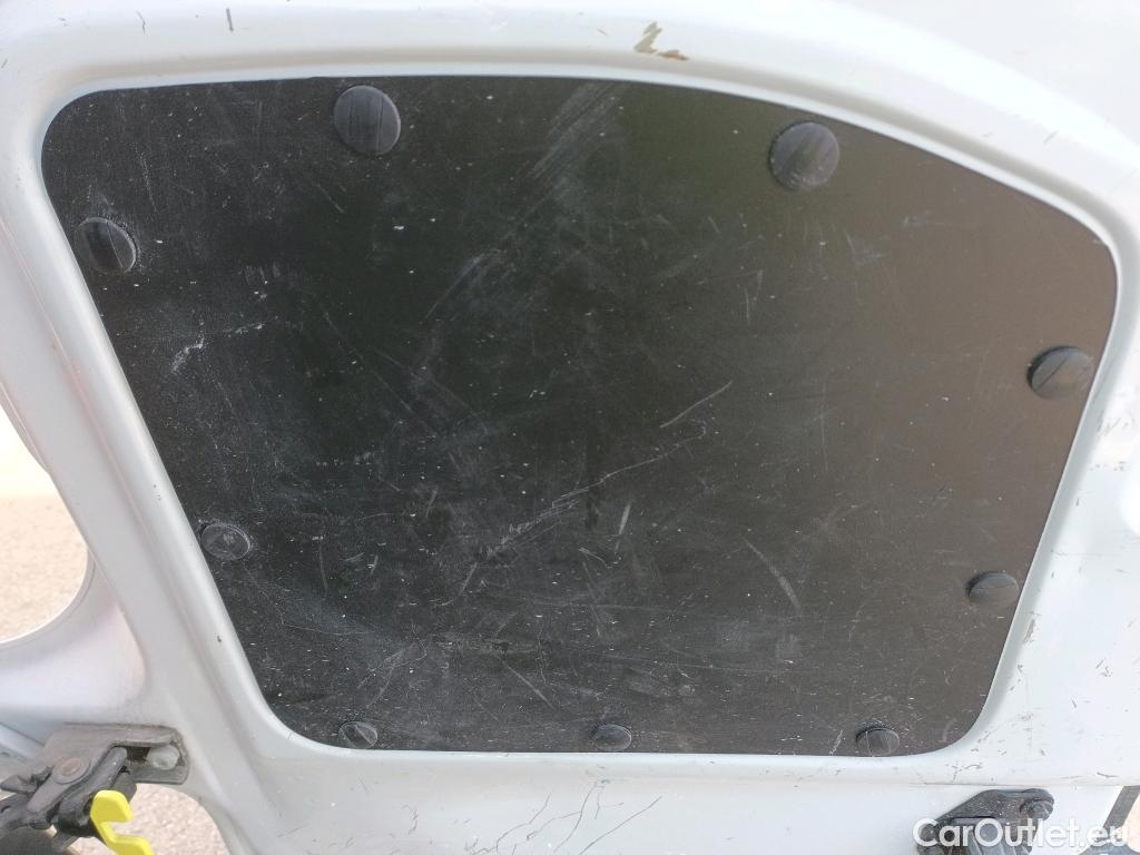  Peugeot  Partner PEUGEOT  / 2018 / 3P / furgón derivado de turismo Pro Standard 600kg BlueHDi 73kW #42