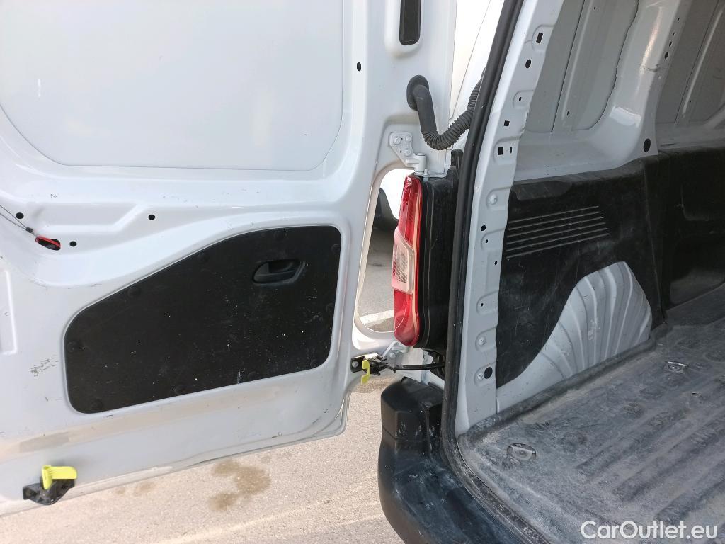  Peugeot  Partner PEUGEOT  / 2018 / 3P / furgón derivado de turismo Pro Standard 600kg BlueHDi 73kW #13