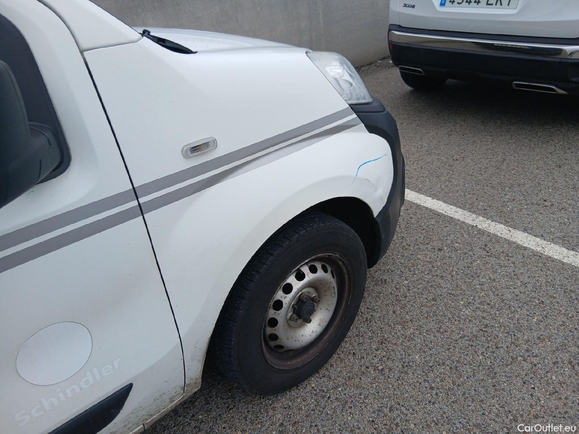  Fiat  Fiorino FIAT  / 2016 / 3P / furgón derivado de turismo Cargo Base 1.3 Mjet 59kW (80CV) E6 #27