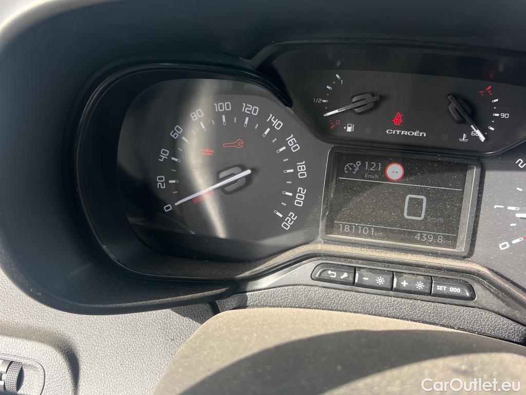  Citroen  Berlingo CITROEN  / 2018 / 4P / combi Talla M BlueHDi 100 LIVE (AC) #41