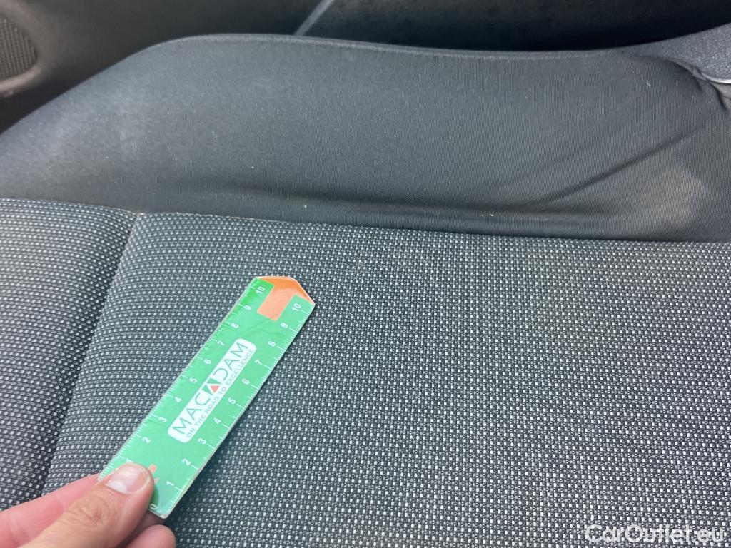  Citroen  Berlingo CITROEN  / 2018 / 4P / combi Talla M BlueHDi 100 LIVE (AC) #39