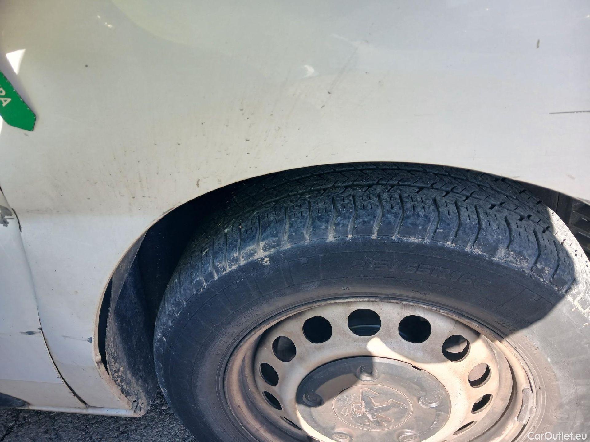  Peugeot  Expert PEUGEOT  / 2016 / 4P / furgón Furgón Pro 1.5 BlueHDi 120 Standard #34