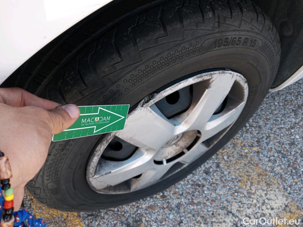  Nissan  NV200 NISSAN NV250 / 2019 / 4P / furgón 2pl 1.5dCi 59 kW (80 CV) L1H1 ÓPTIMA #33