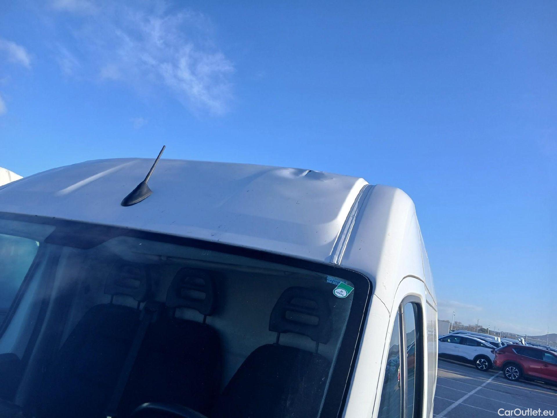  Citroen  Jumper CITROEN  / 2014 / 4P / furgón BlueHDi 103KW (140CV) Furgón 35L3H2 #69