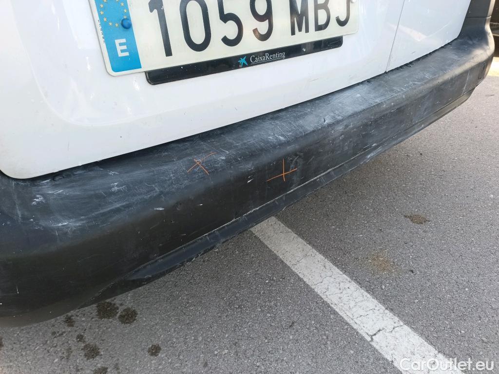  Peugeot  Partner PEUGEOT  / 2018 / 3P / furgón derivado de turismo Pro Standard 600kg BlueHDi 73kW #32