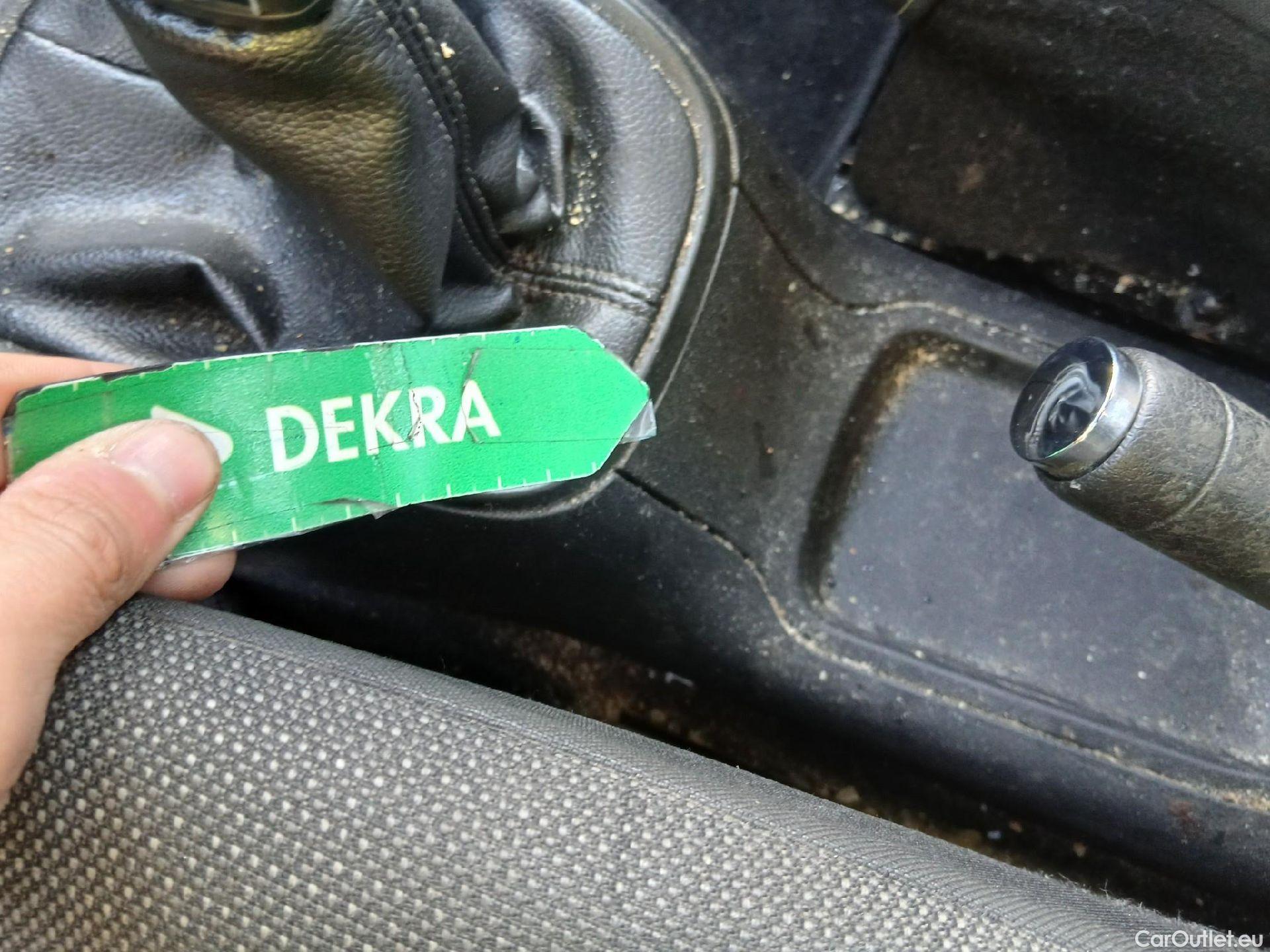  Citroen  C3 CITROEN  / 2016 / 5P / berlina comercial BlueHDi 73KW (100CV) S&S Comercial #19