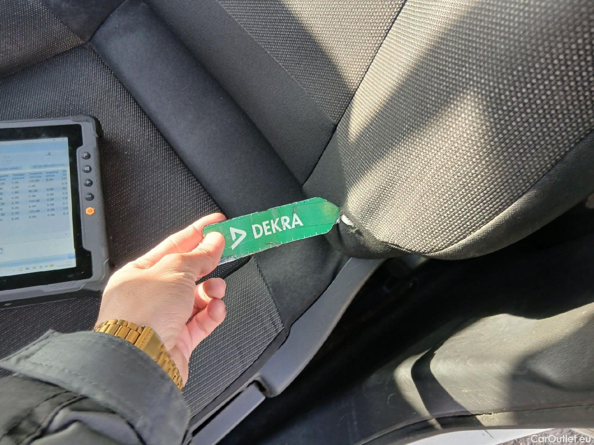  Citroen  C3 CITROEN  / 2016 / 5P / berlina comercial BlueHDi 73KW (100CV) S&S Comercial #17