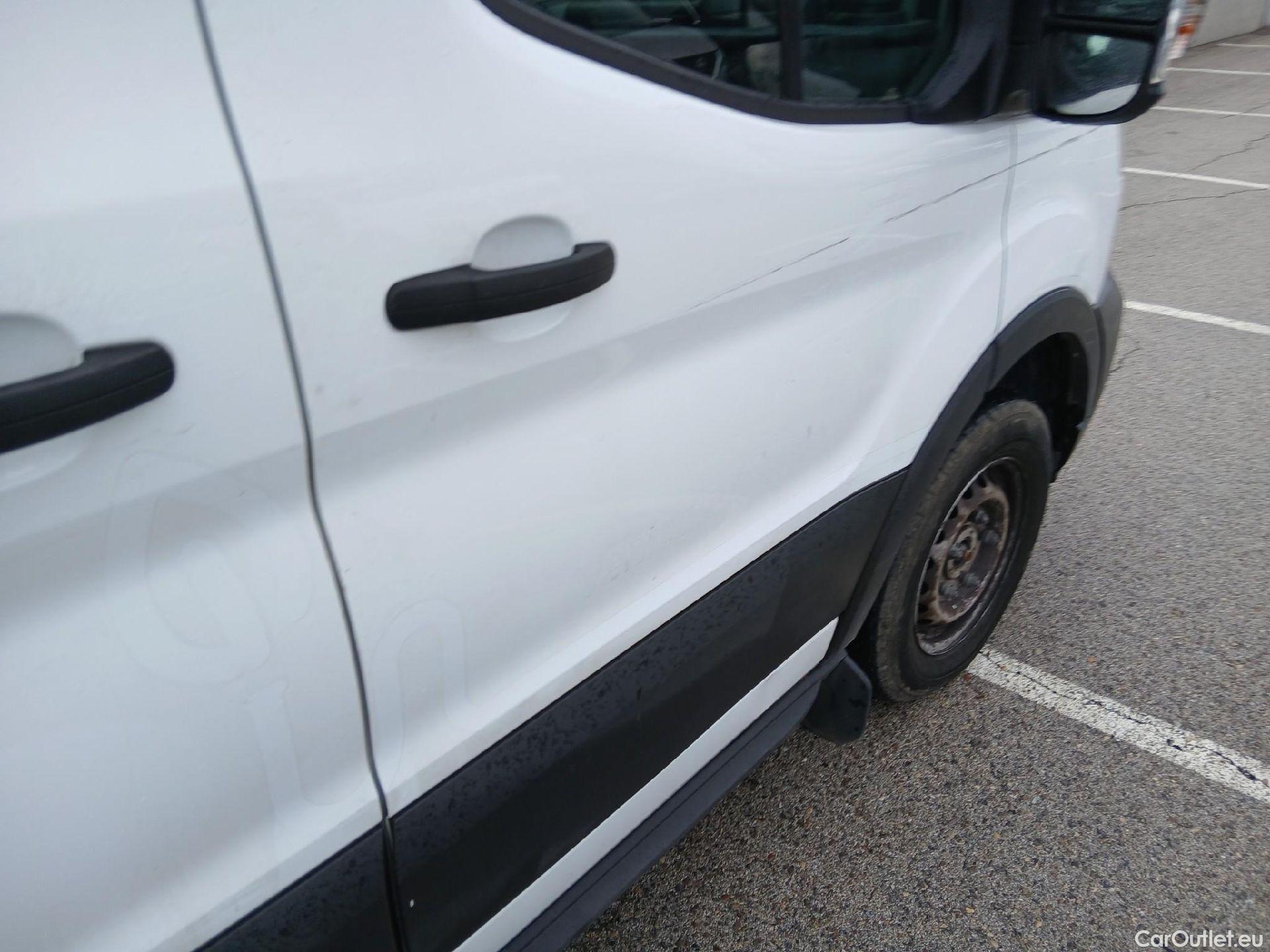  Ford  Transit FORD  / 2013 / 4P / furgón 310 96kW L2H2 Van Trend FWD MHEV #42