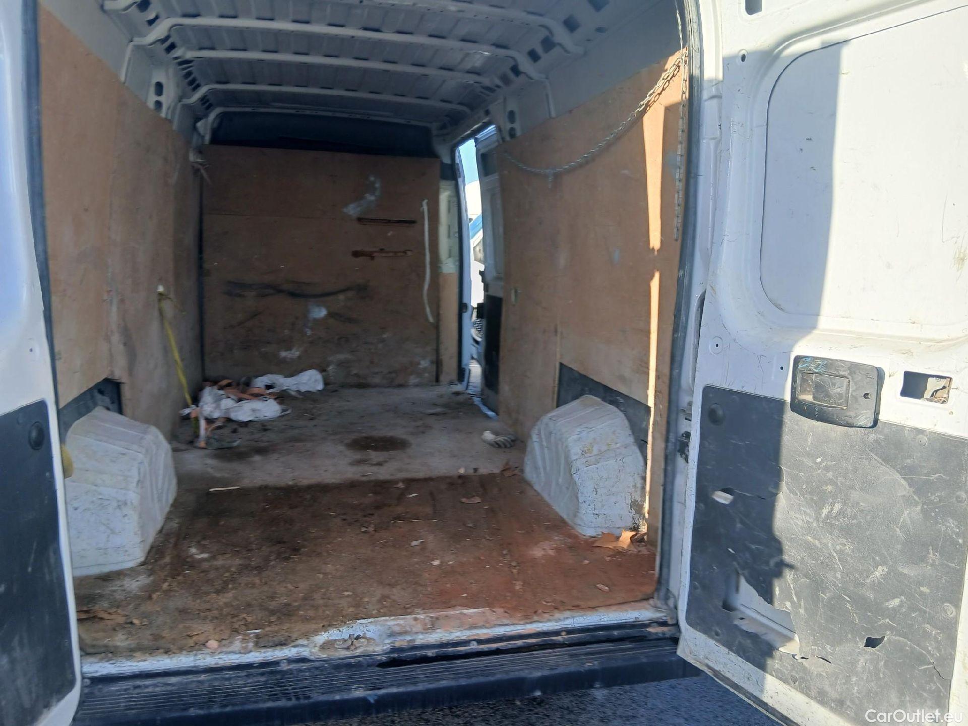  Citroen  Jumper CITROEN  / 2014 / 4P / furgón BlueHDi 103KW (140CV) Furgón 35L3H2 #1