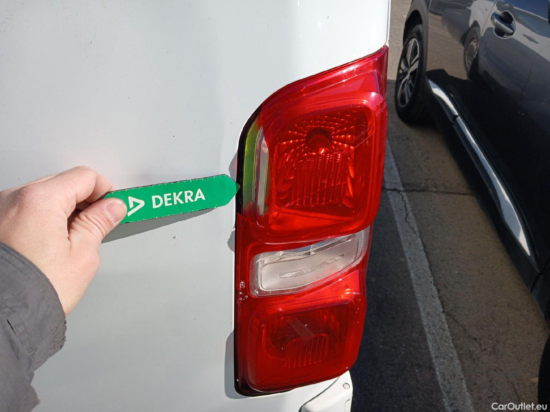  Peugeot  Expert PEUGEOT  / 2016 / 4P / furgón Furgón Pro 1.5 BlueHDi 120 Standard #24