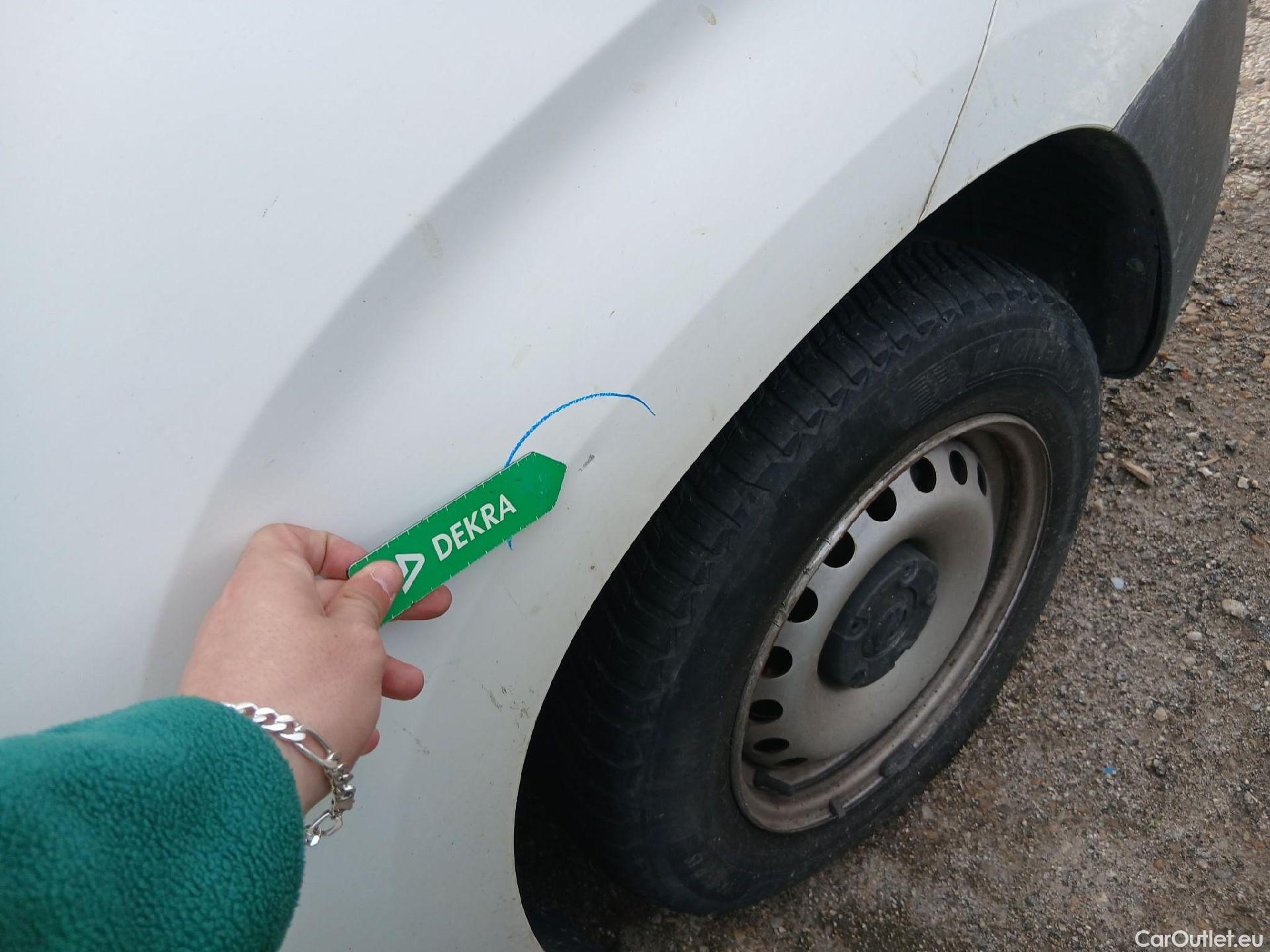  Opel  Combo OPEL  / 2018 / 3P / furgón derivado de turismo 1.5 TD 56kW (75CV) Express L H1 650kg #19