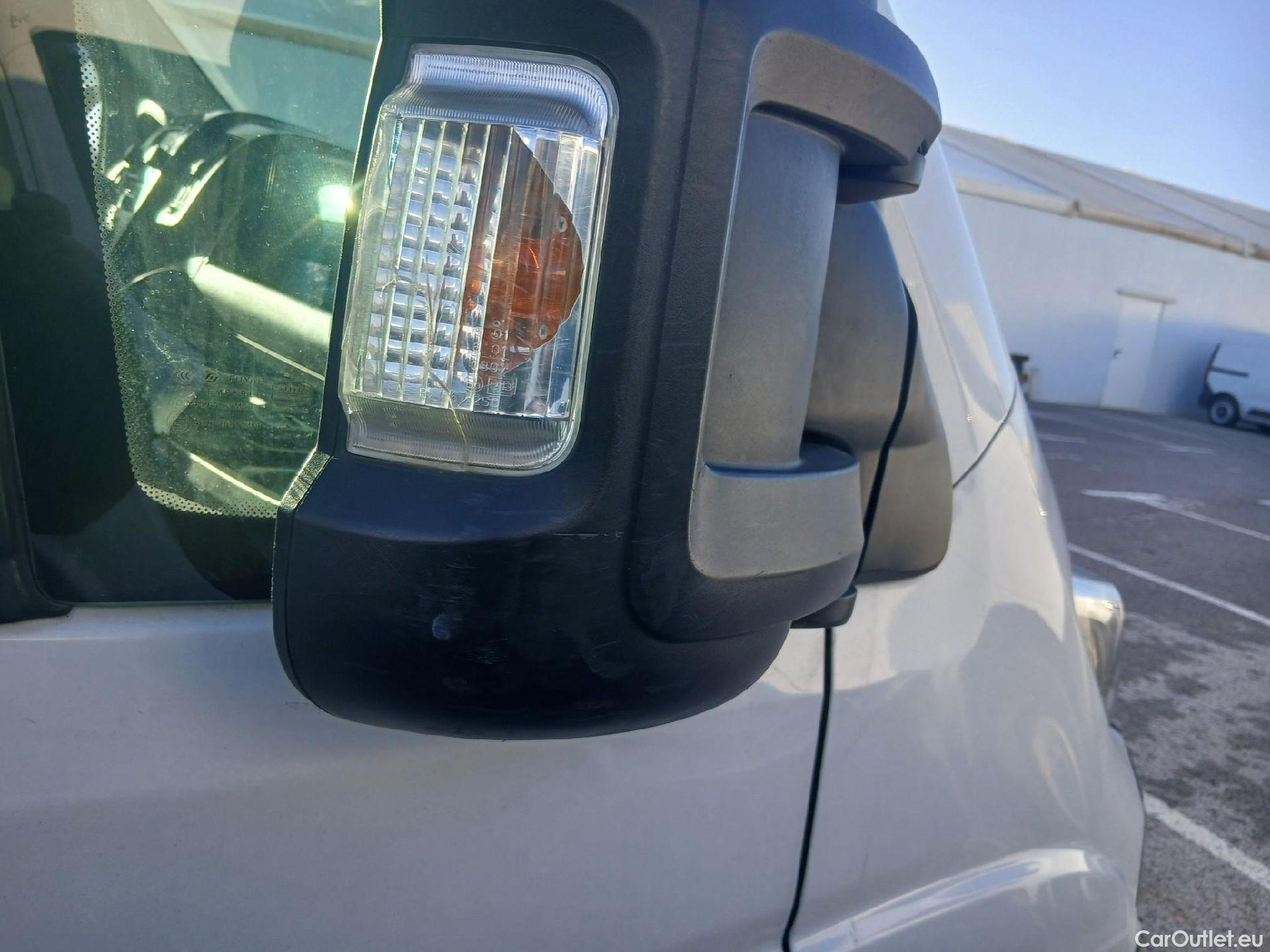  Citroen  Jumper CITROEN  / 2014 / 4P / furgón BlueHDi 103KW (140CV) Furgón 35L3H2 #63