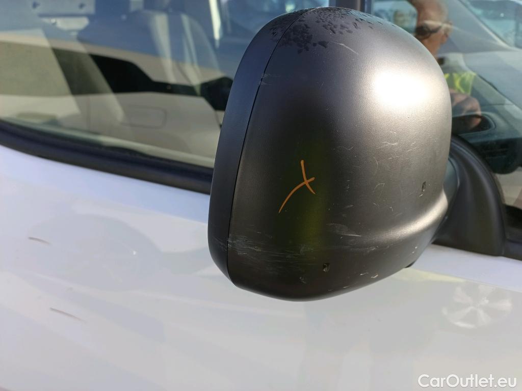  Peugeot  Partner PEUGEOT  / 2018 / 3P / furgón derivado de turismo Pro Standard 600kg BlueHDi 73kW #43