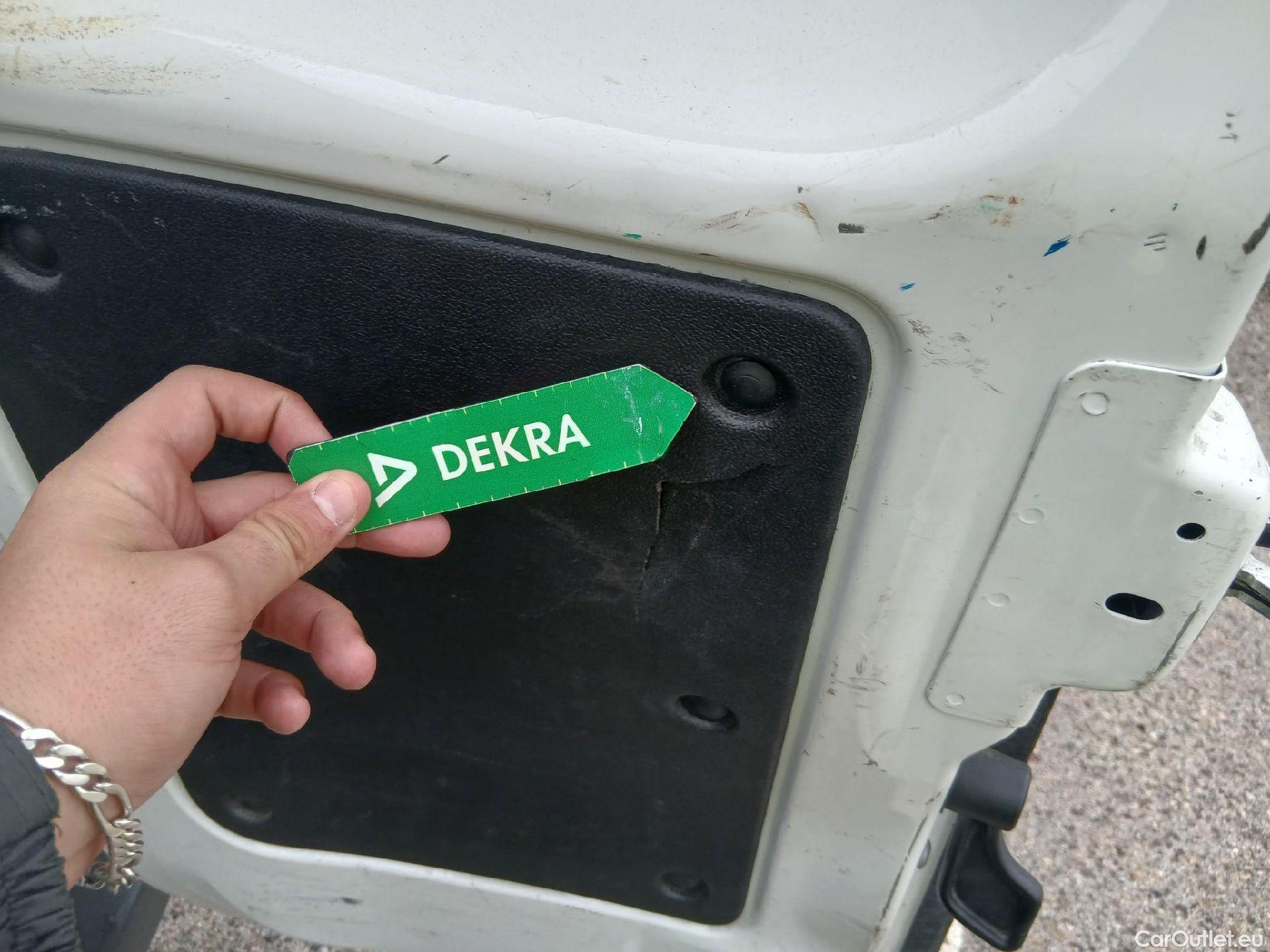  Fiat  Fiorino FIAT  / 2016 / 3P / furgón derivado de turismo Cargo Base 1.3 Mjet 59kW (80CV) E6 #22