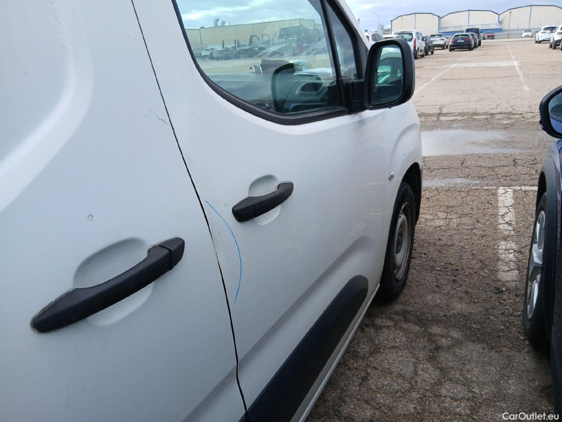  Opel  Combo OPEL  / 2018 / 3P / furgón derivado de turismo 1.5 TD 56kW (75CV) Express L H1 650kg #17