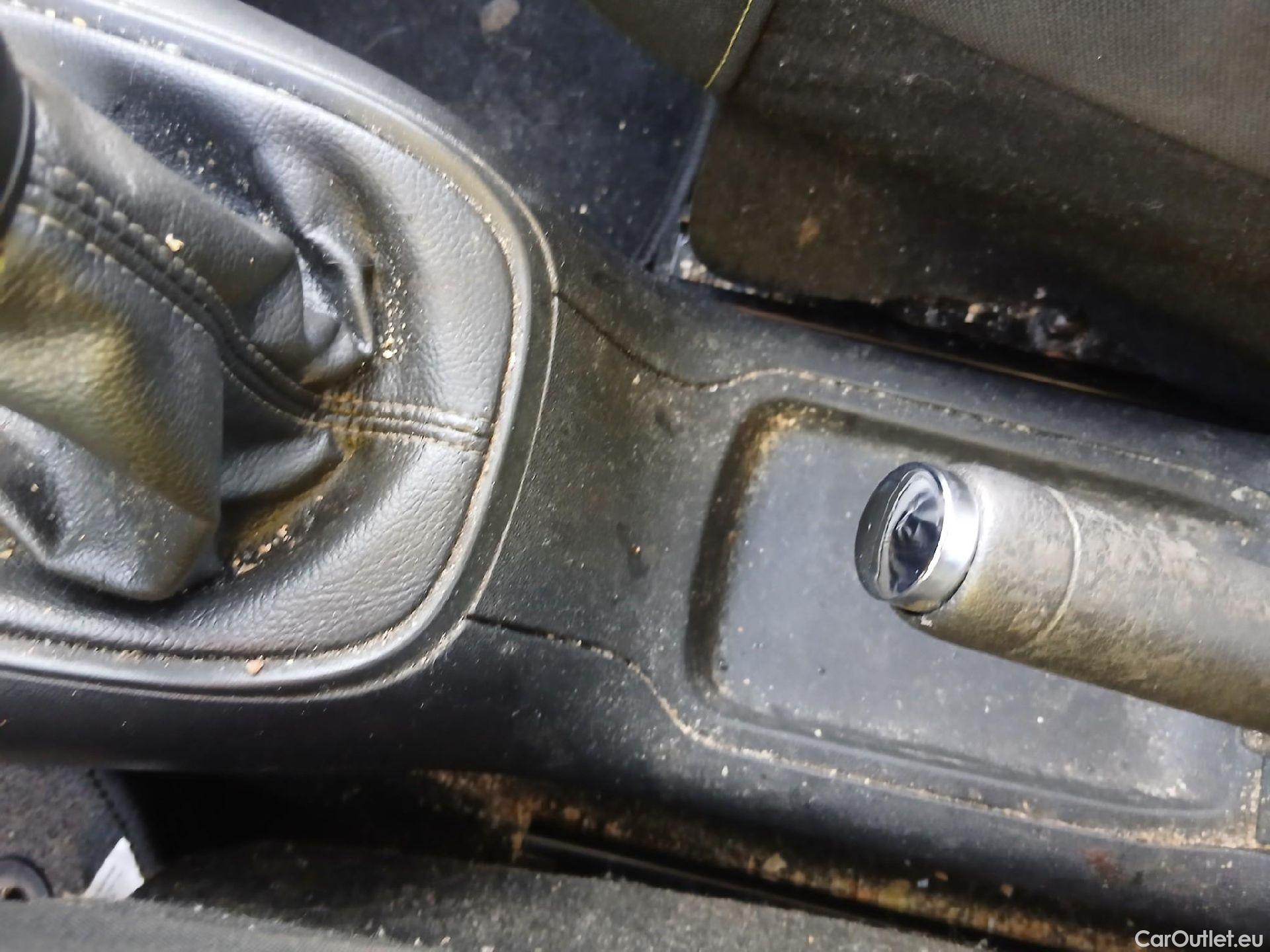  Citroen  C3 CITROEN  / 2016 / 5P / berlina comercial BlueHDi 73KW (100CV) S&S Comercial #18