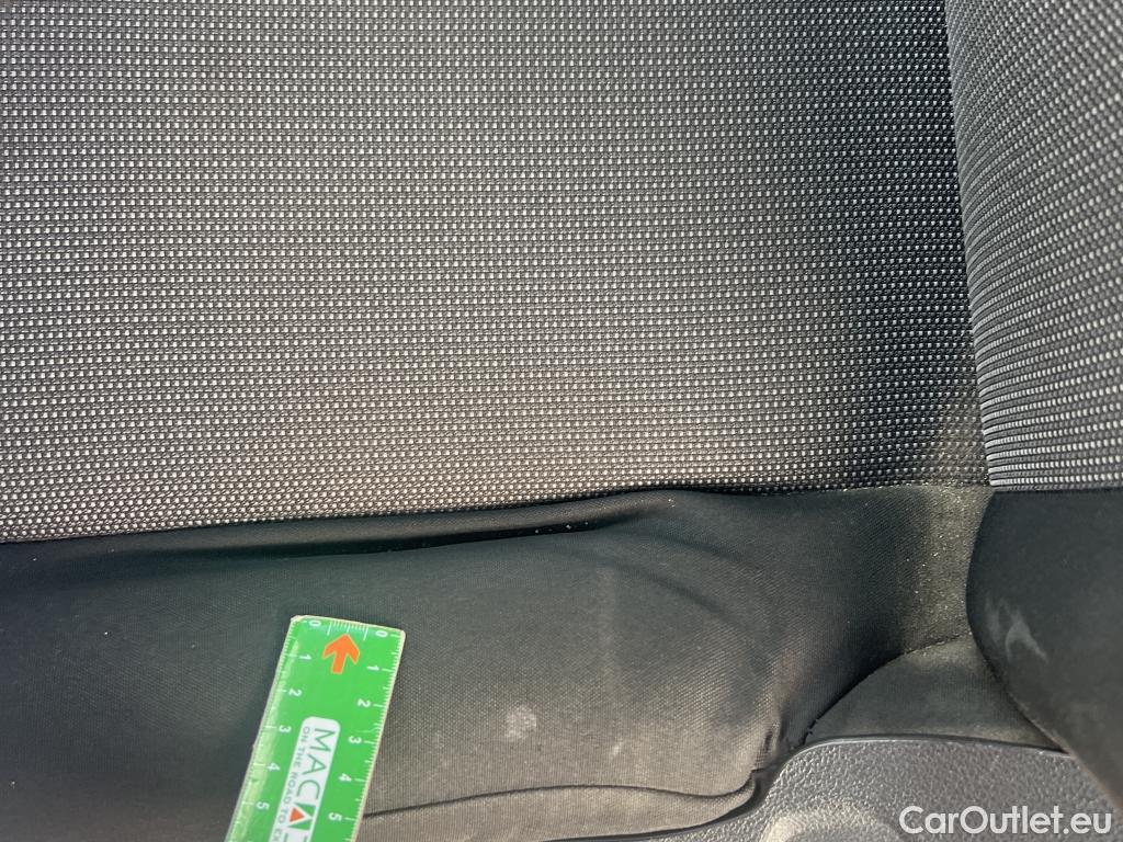  Citroen  Berlingo CITROEN  / 2018 / 4P / combi Talla M BlueHDi 100 LIVE (AC) #37