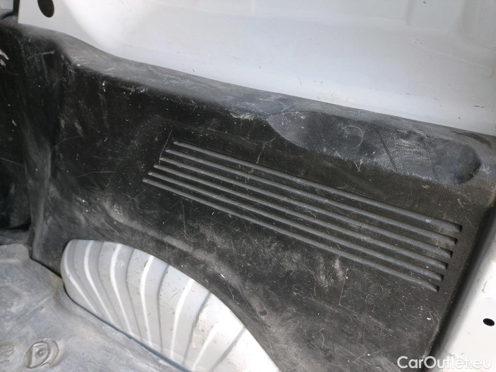  Peugeot  Partner PEUGEOT  / 2018 / 3P / furgón derivado de turismo Pro Standard 600kg BlueHDi 73kW #38