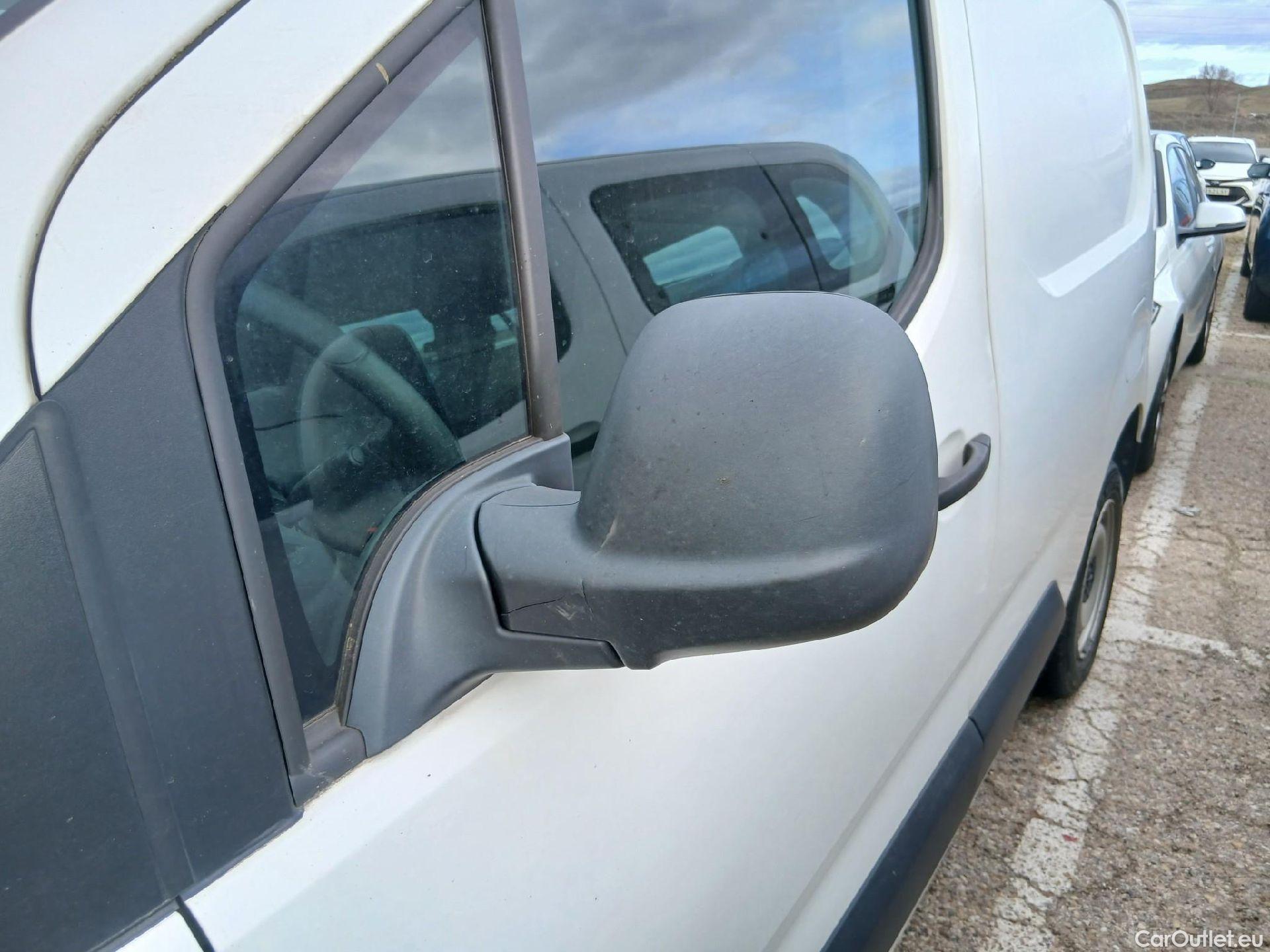  Opel  Combo OPEL  / 2018 / 3P / furgón derivado de turismo 1.5 TD 56kW (75CV) Express L H1 650kg #25