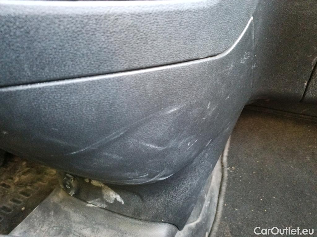  Peugeot  Partner PEUGEOT  / 2018 / 3P / furgón derivado de turismo Pro Standard 600kg BlueHDi 73kW #24