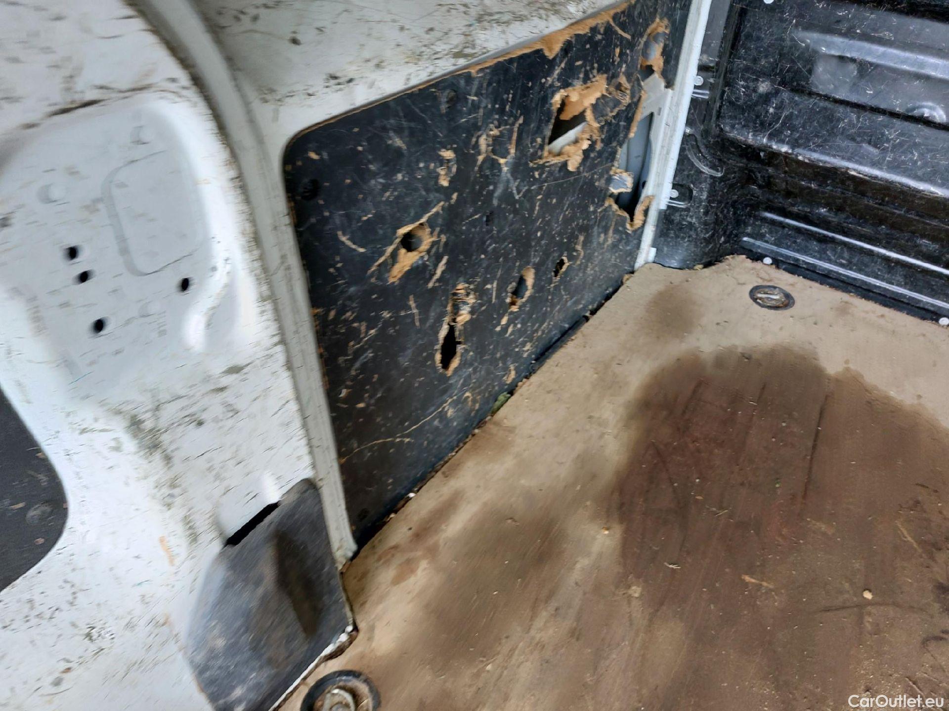  Citroen  Jumpy CITROEN  / 2016 / 4P / furgón Talla M BlueHDi 100 S&S 6v Control #36