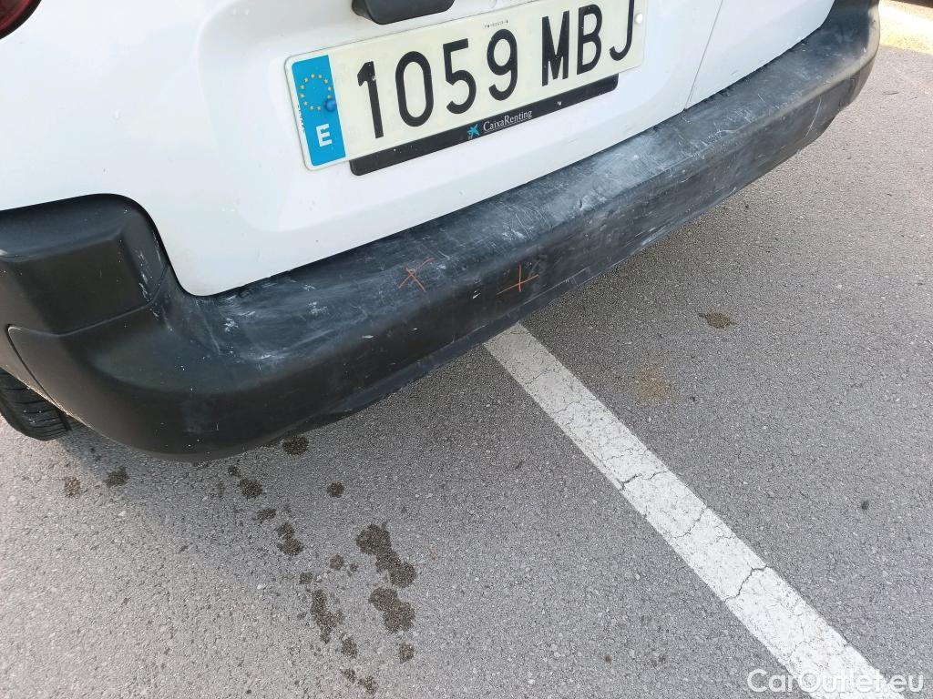  Peugeot  Partner PEUGEOT  / 2018 / 3P / furgón derivado de turismo Pro Standard 600kg BlueHDi 73kW #31