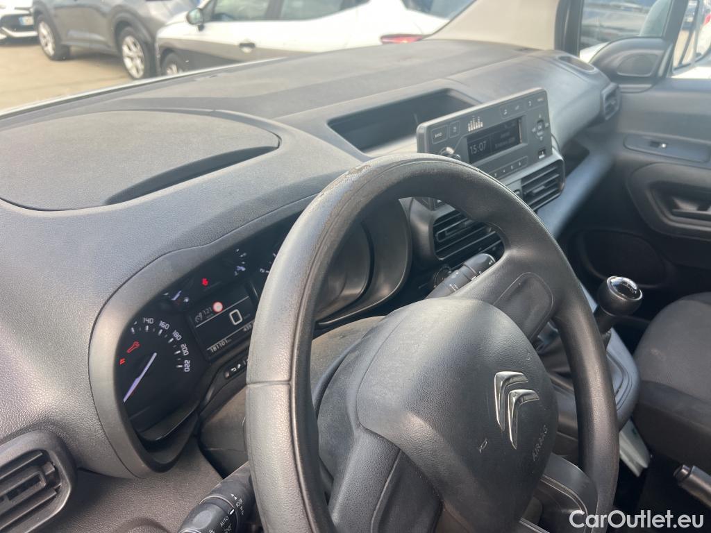  Citroen  Berlingo CITROEN  / 2018 / 4P / combi Talla M BlueHDi 100 LIVE (AC) #34