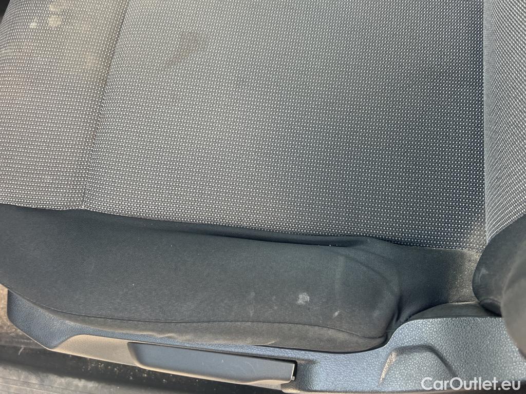  Citroen  Berlingo CITROEN  / 2018 / 4P / combi Talla M BlueHDi 100 LIVE (AC) #36