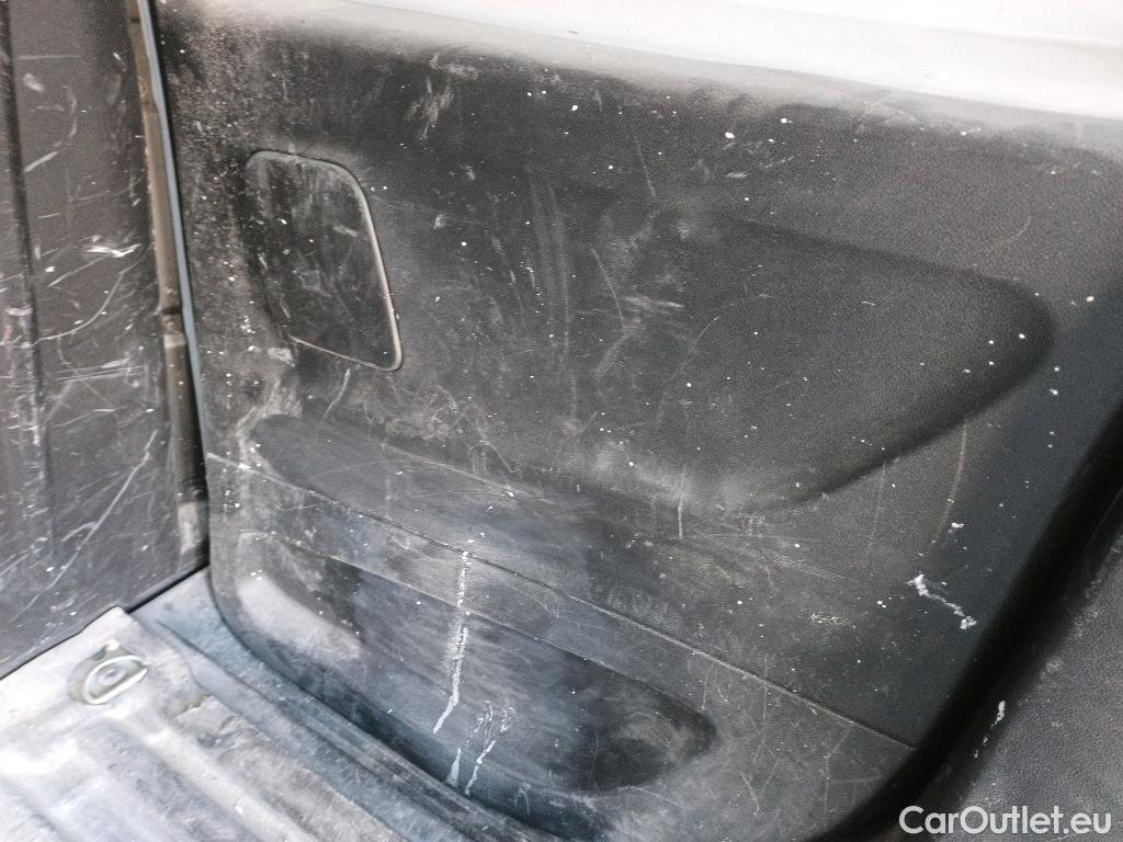  Peugeot  Partner PEUGEOT  / 2018 / 3P / furgón derivado de turismo Pro Standard 600kg BlueHDi 73kW #36