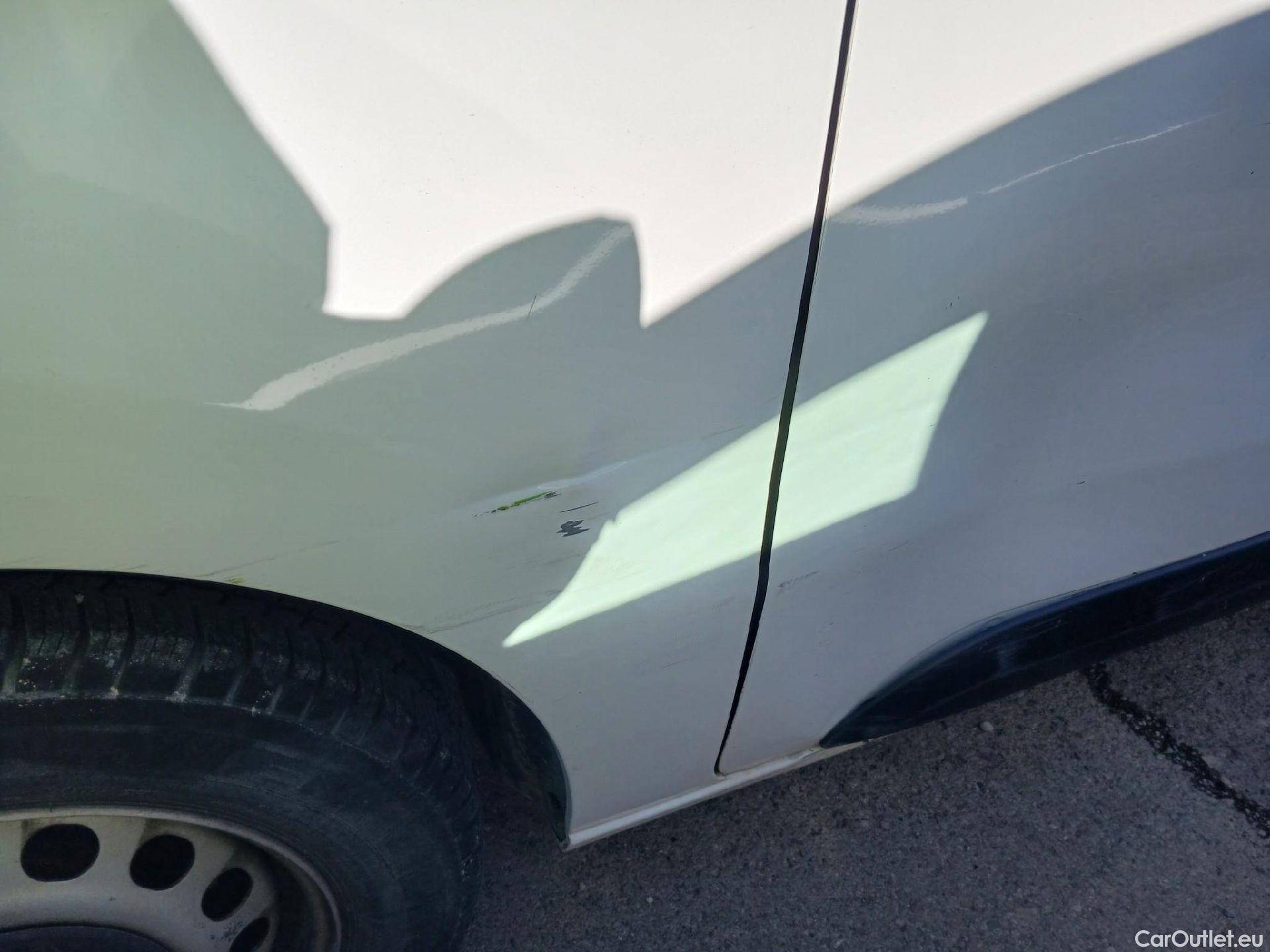  Peugeot  Expert PEUGEOT  / 2016 / 4P / furgón Furgón Pro 1.5 BlueHDi 120 Standard #26