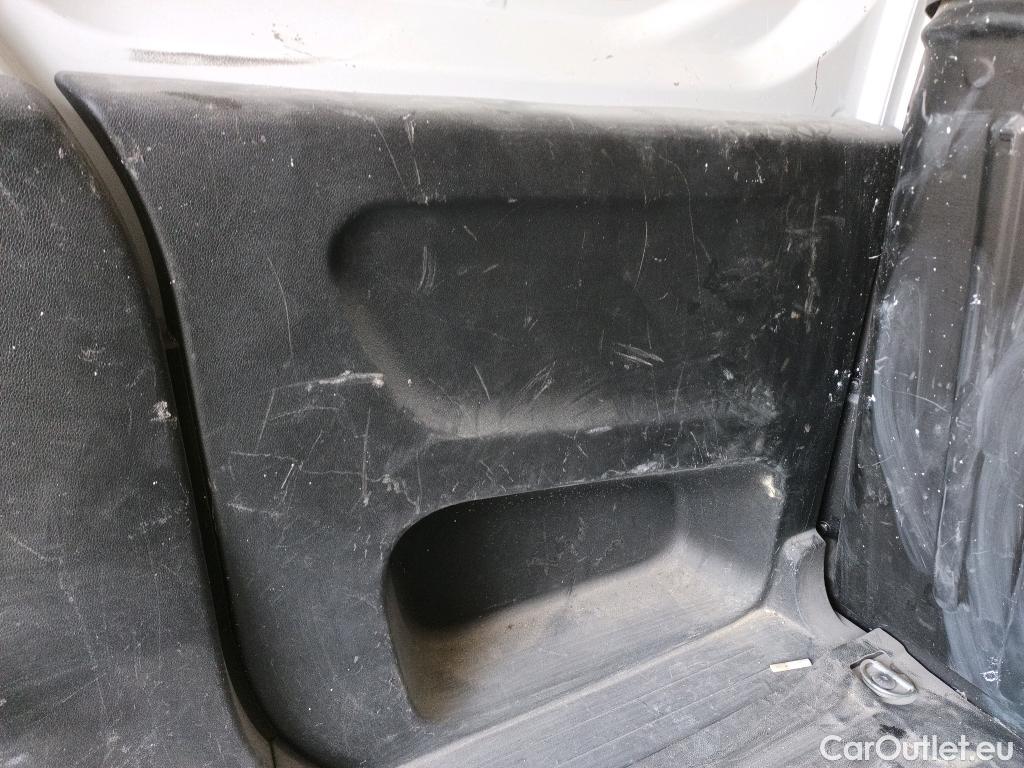  Peugeot  Partner PEUGEOT  / 2018 / 3P / furgón derivado de turismo Pro Standard 600kg BlueHDi 73kW #33