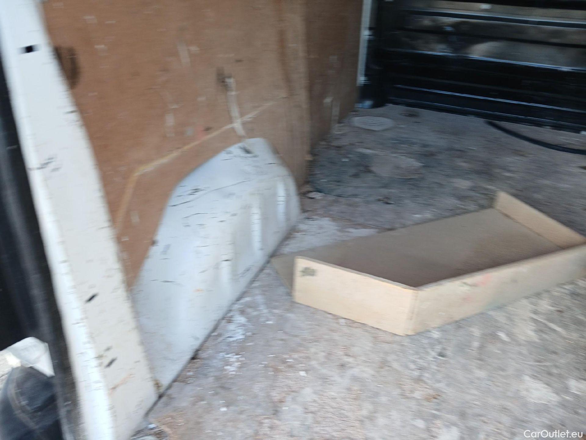  Peugeot  Expert PEUGEOT  / 2016 / 4P / furgón Furgón Pro 1.5 BlueHDi 120 Standard #46