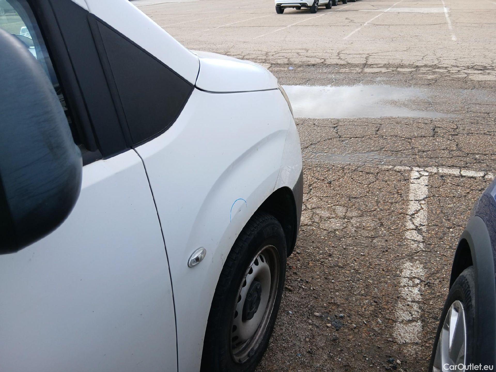  Opel  Combo OPEL  / 2018 / 3P / furgón derivado de turismo 1.5 TD 56kW (75CV) Express L H1 650kg #18