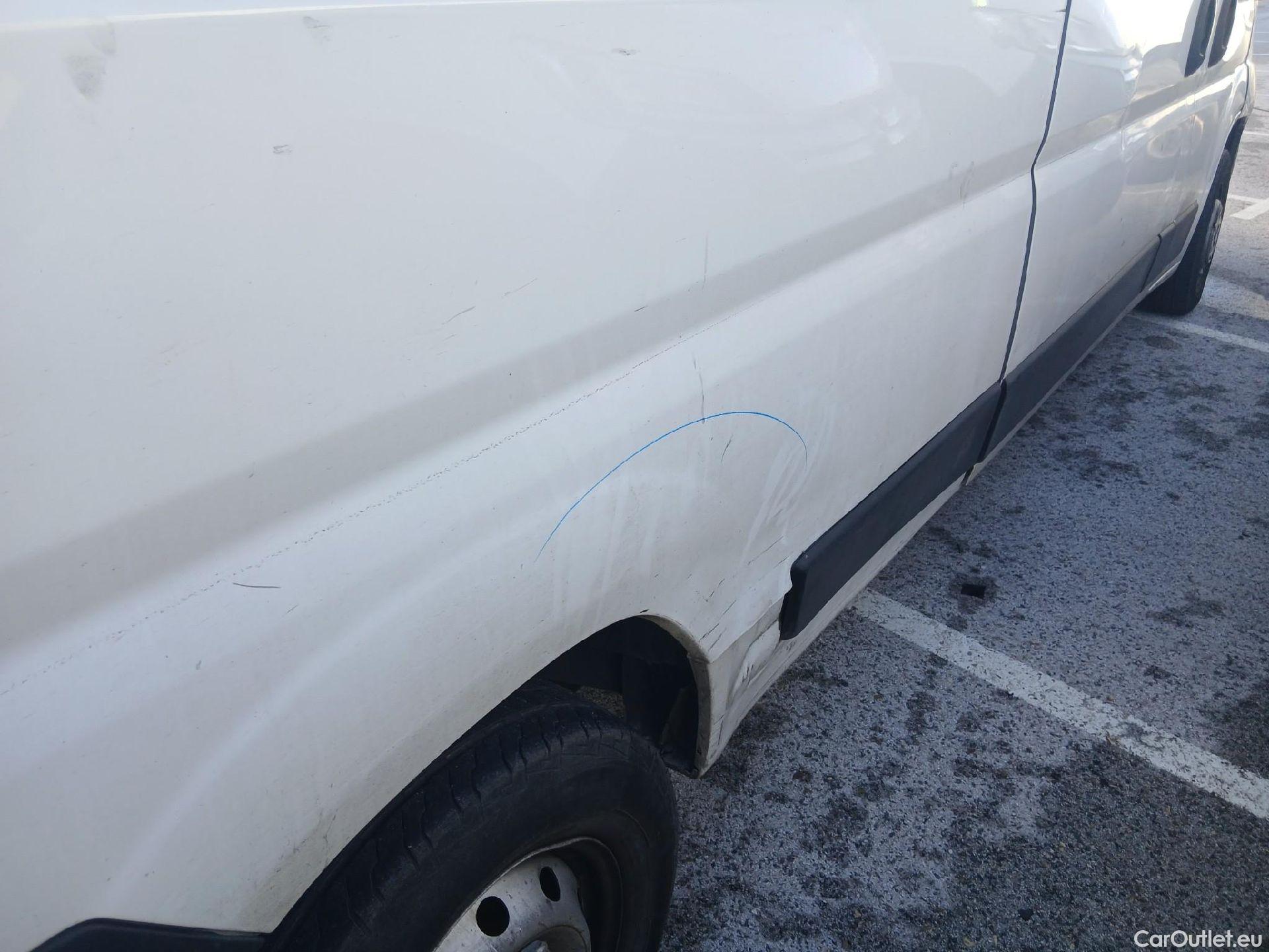  Citroen  Jumper CITROEN  / 2014 / 4P / furgón BlueHDi 103KW (140CV) Furgón 35L3H2 #52