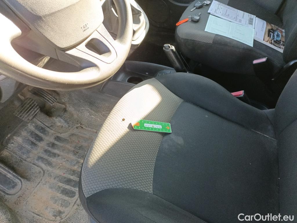  Renault  Kangoo RENAULT  Z.E./2013/3P/furgón derivado de turismo Z.E. Flexi #24