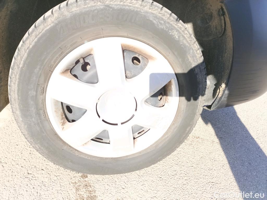  Renault  Kangoo RENAULT  Z.E./2013/3P/furgón derivado de turismo Z.E. Flexi #44