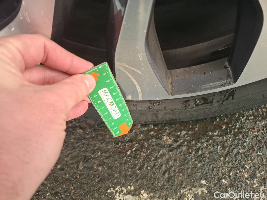  Renault  Megane RENAULT Mégane Berline / 2020 / 5P / Berline techno TCe 140 EDC #12