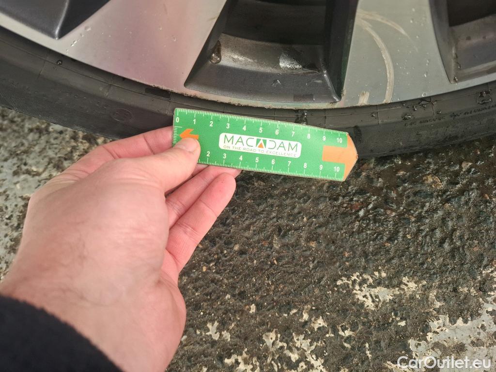  Renault  Megane RENAULT Mégane Berline / 2020 / 5P / Berline techno TCe 140 EDC #13