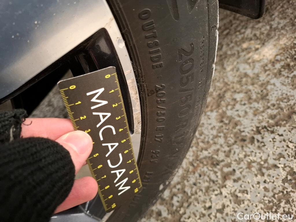  Renault  Megane RENAULT Mégane Berline 5p Berline Intens TCe 140 FAP #13