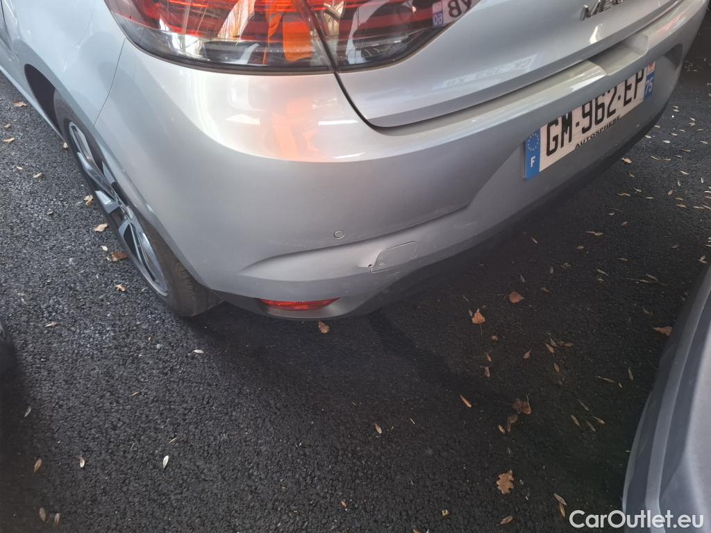  Renault  Megane RENAULT Mégane Berline / 2020 / 5P / Berline techno TCe 140 EDC #22