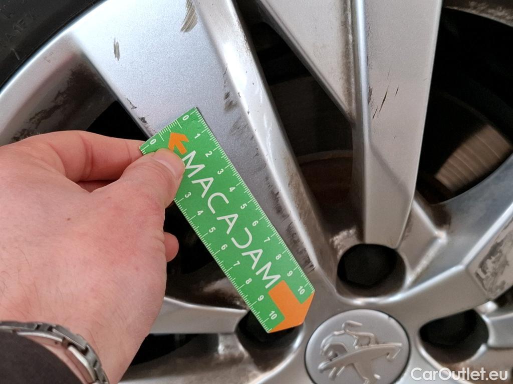  Peugeot  5008  Active Business 1.2 PureTech 130CV BVM6 7 Sieges E6d #29